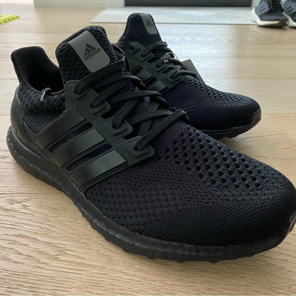 Adidas Ultraboost Sz 9.5 brand new